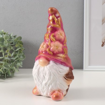 The piggy bank "Gnome Scandil" is height 22.5 cm, width 9.5 cm, length 11.5 cm.-4