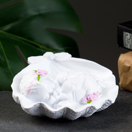 Figure "Angel in the left shell" 10x11x5.5cm