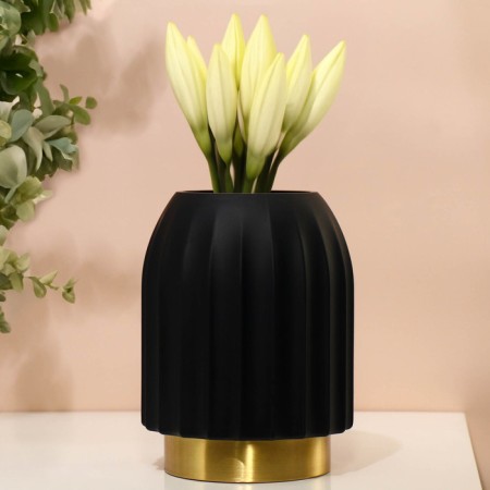 Vase for flowers "Delion" from black glass 22 x 16 x 16 cm-3