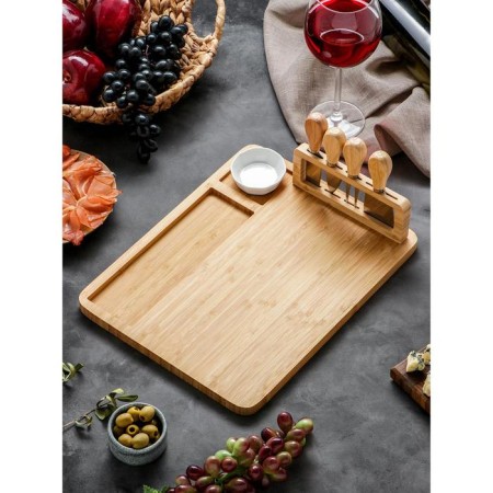 Set for the supply of cheese "Maasdam", 4 knives, saucepan, bamboo-1
