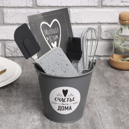 Set Gift "House": a bucket, towel 35x60, blade, brush, corolla, sponge