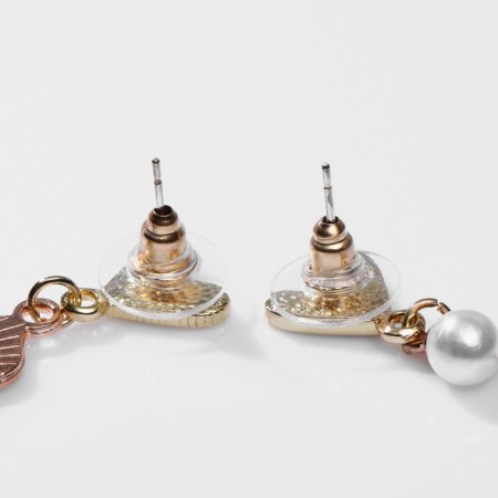Earms with enamel "cat" with hearts, black-red color in gold-2