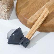 A knife for pizza and dough 