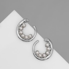 Earrings with pearls 