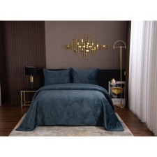 The bedspread and pillowcase 