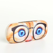Case case on a cracker, red