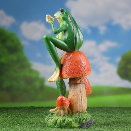 Garden figure "Frog with a butterfly" 14x14x39cm-1