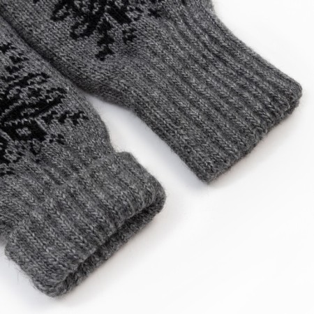 Women's mittens, gray color, size 18-2