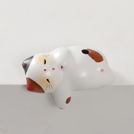 Polystone souvenir "Tired cat" 6x3.8x5 cm-1