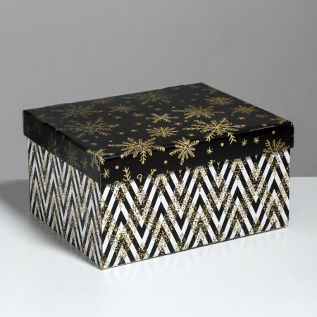 The folding box "Golden Holiday", 31.2 x 25.6 x 16.1 cm, New Year-1