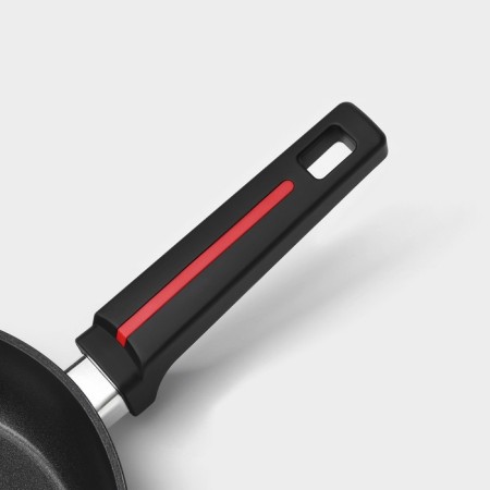 Pan Magistro Flame, D = 22 cm, h = 4.5 cm, Soft-Touch handle, anti-stick coating, induction-3