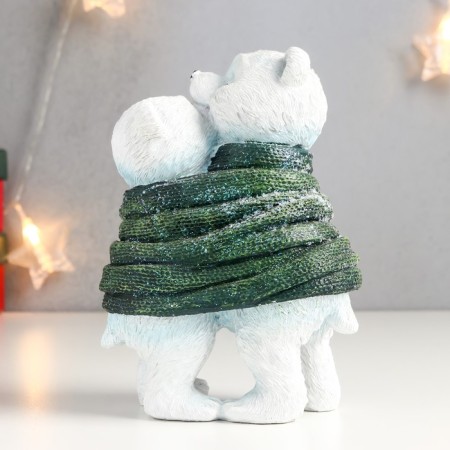 Polystone souvenir "White bears wrapped in a knitted scarf" 16x8x11.5 cm-3