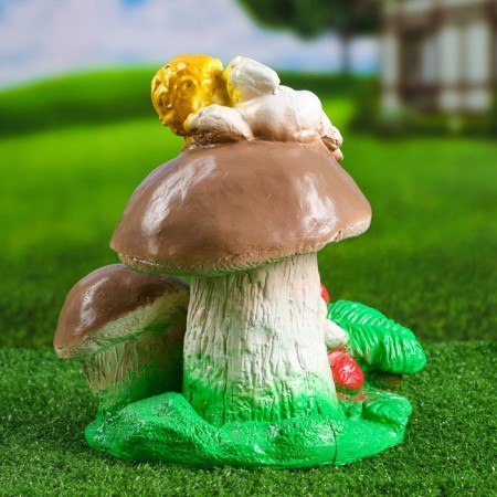 Garden figure "Angel on the mushroom" 17x20x24cm-6