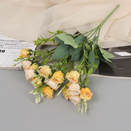 Bouquet "Rosa Knight Galant" 25 cm, mix