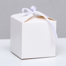 The box is folding, square, white, 8 x 8 x 8 cm,