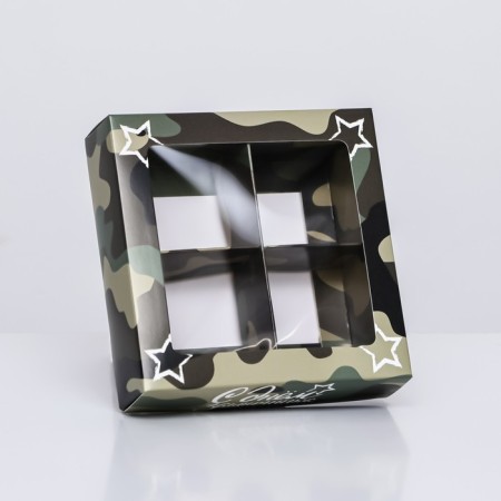 Box for 4 sweets, "camouflage" 12.6 x 12.6 x 3.5 cm. Confectionery packaging