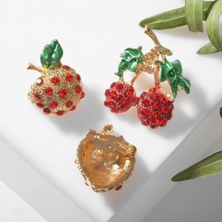 Brooch "Berries", Mix shape, red-green color in gold-1