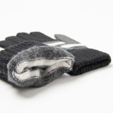 Baby gloves, black color, size 18-2