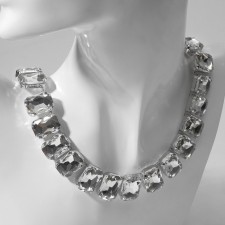 The necklace 