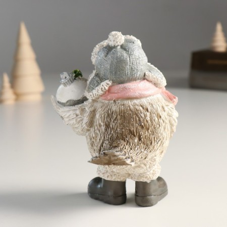 Polystone souvenir "Vorostone in a header-ear with the New Year's ball" 8.5x13x13 cm-2