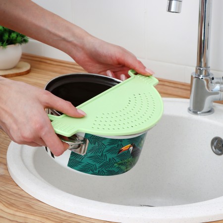 A colander on a pan, d = 28 cm, green color-1