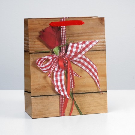 Laminated "Rose" 26x32x12 package