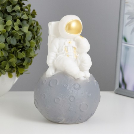 Night-night "Cosmonaut on the Moon" LED from 3xlr44 batteries white-black 10x10x17 cm