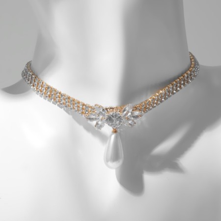 Choker "ice" with pearls, white color in gold, 30 cm