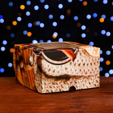 Packaging for 4 cupcakes with the Gliltwine window, 16 x 16 x 10 cm