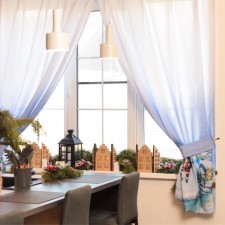 A set of curtains d/kitchen with the sequence 