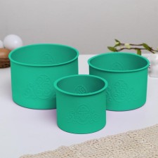 A set of silicone forms for baking 