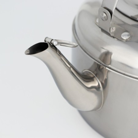 A kettle with a stainless steel whistle, 3.6 liters, the color is chrome-3