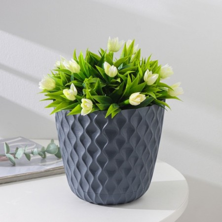 Pot for flowers with a “Wave” pallet, 2.5 l, d = 17.5 cm, color gray color