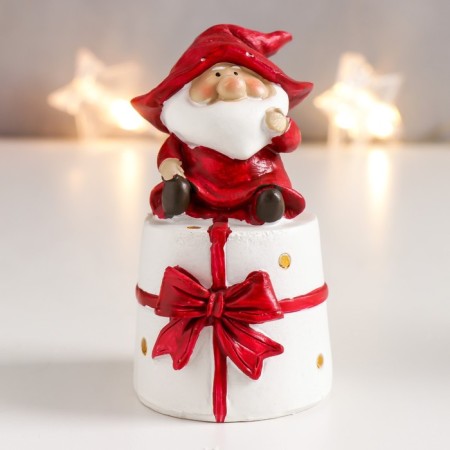 Polystone souvenir "Grandfather Frost in the dwarf cap on the gift" MIX 9x5x4 cm-1