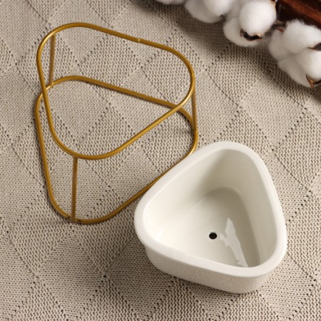 Pot "Triangle" on a stand, gold, 13x11x9cm-2