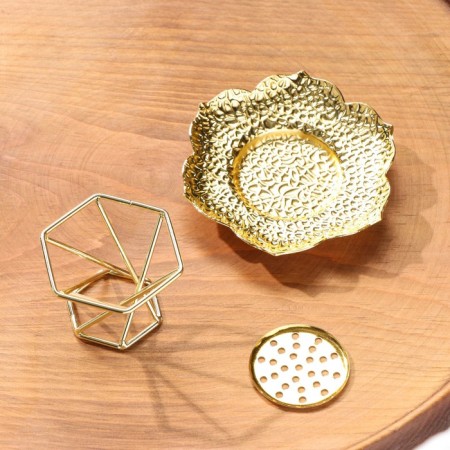 Flower powder and cones stand, golden, 5x9.7 cm-2