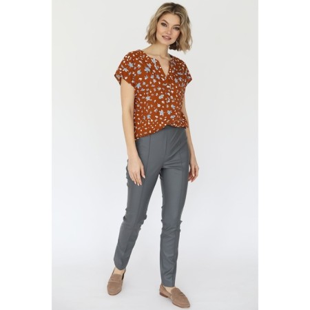 Figure cut -out blouse, size 42-5