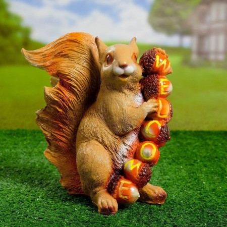 Garden figure "Squirrel with nuts" 25x25x11cm