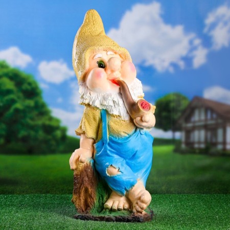 Garden figure "Dwarf with a pipe" 29x25x70 cm