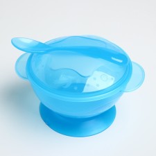 A set of children's dishes, 3 subjects: a bowl on a suction cup 330 ml, a cover, a spoon, from 5 months., Mix color