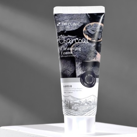 Deeply cleansing foam for narrowing pores 3W Clinic Charcoal Cleansing Foam with wood angle, 100 ml