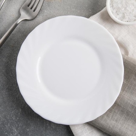Plate flat Trianon, d = 15.5 cm, white color