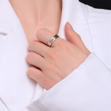 Ring Xuping ideal, color gold, size 17-1