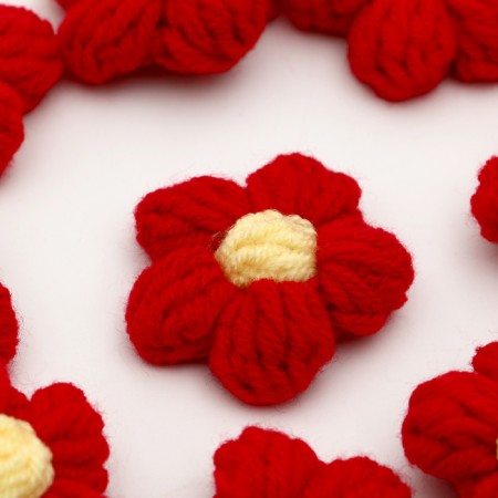 Knitted flower, set 10 pcs., Size 1 pc., 4 × 1.5 cm, red color-2