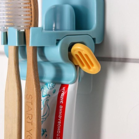Holder for toothbrushes with an emergency stress for Velcro pasta, 7 × 5.2 × 8 cm, color mix-3