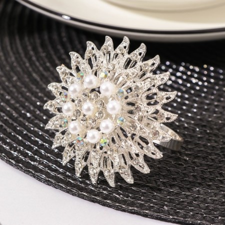 Elizabeth napkin ring, 6.5 × 6 cm, silver color