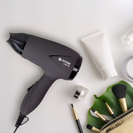 Vitek VT-1306 hairdryer, folding, 1200 W, 2 modes, 1 nozzle, cord 1.8 m