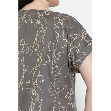 Women's dress, size 50-5