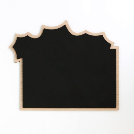 The decor is wall, the board coated on Halloween "Trick or Treat".-6