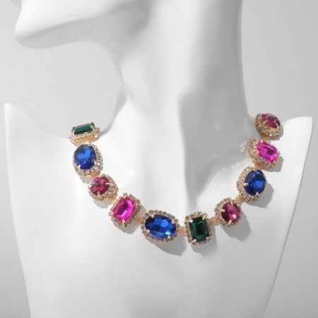 The necklace "Burleske" geometry, colored in gold, 30cm